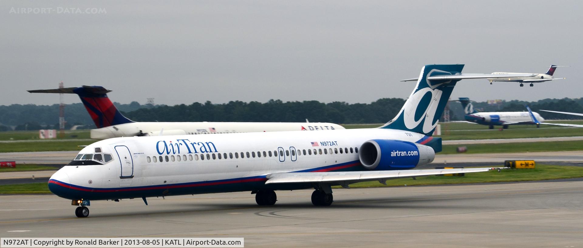 N972AT, 2001 Boeing 717-200 C/N 55033, Taxi Atlanta
