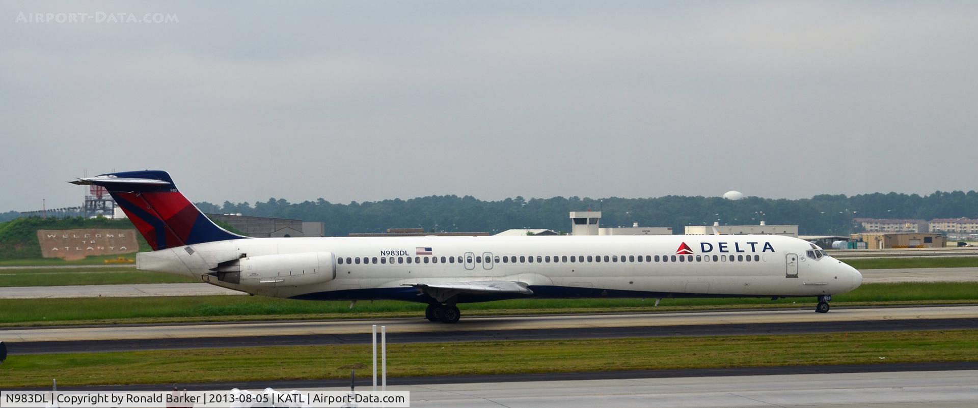 N983DL, 1991 McDonnell Douglas MD-88 C/N 53274, Taxi Atlanta