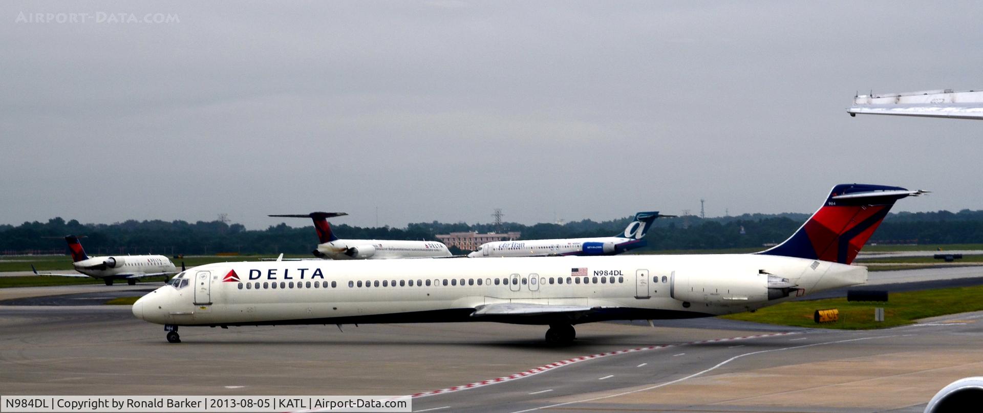 N984DL, 1991 McDonnell Douglas MD-88 C/N 53311, Taxi Atlanta