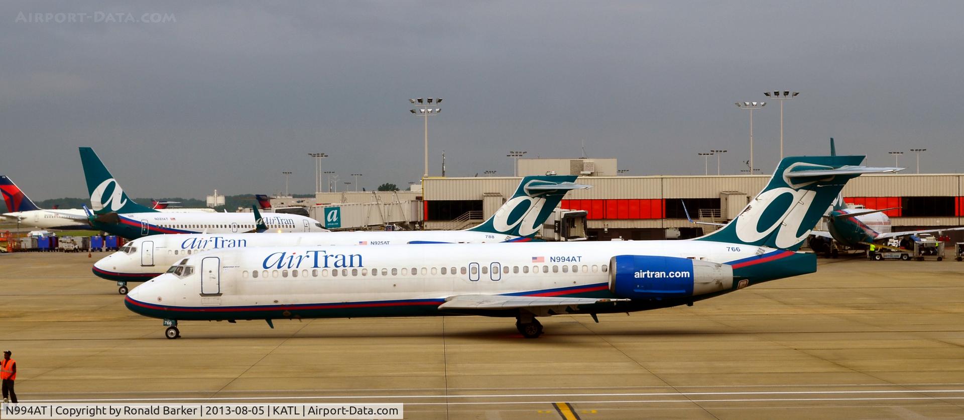 N994AT, 2002 Boeing 717-200 C/N 55138, Fleet number 766  taxi Atlanta