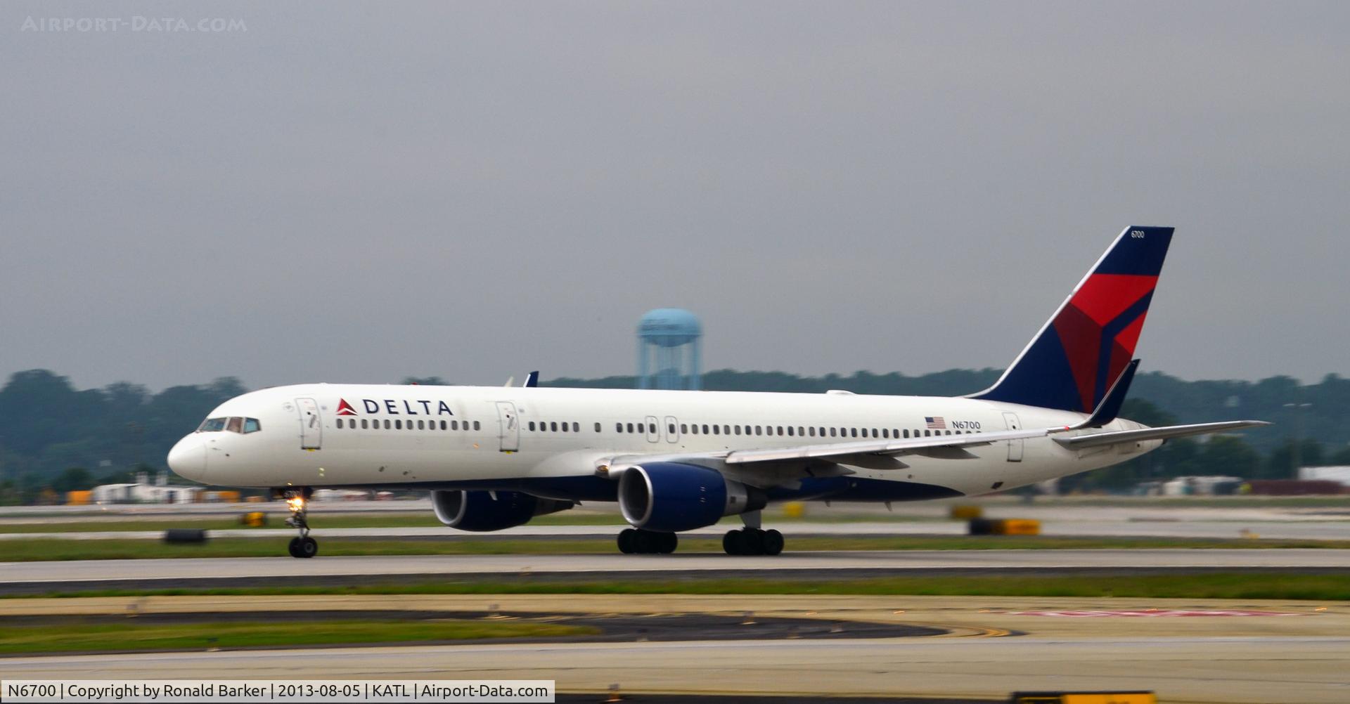 N6700, 1999 Boeing 757-232 C/N 30337, Takeoff Atlanta