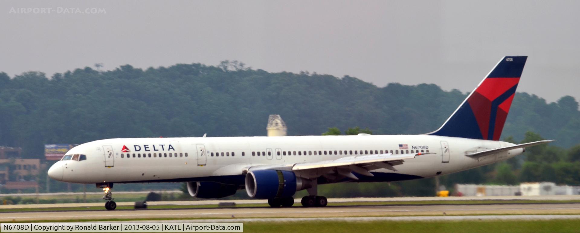 N6708D, 2000 Boeing 757-232 C/N 30480, Landing Landing