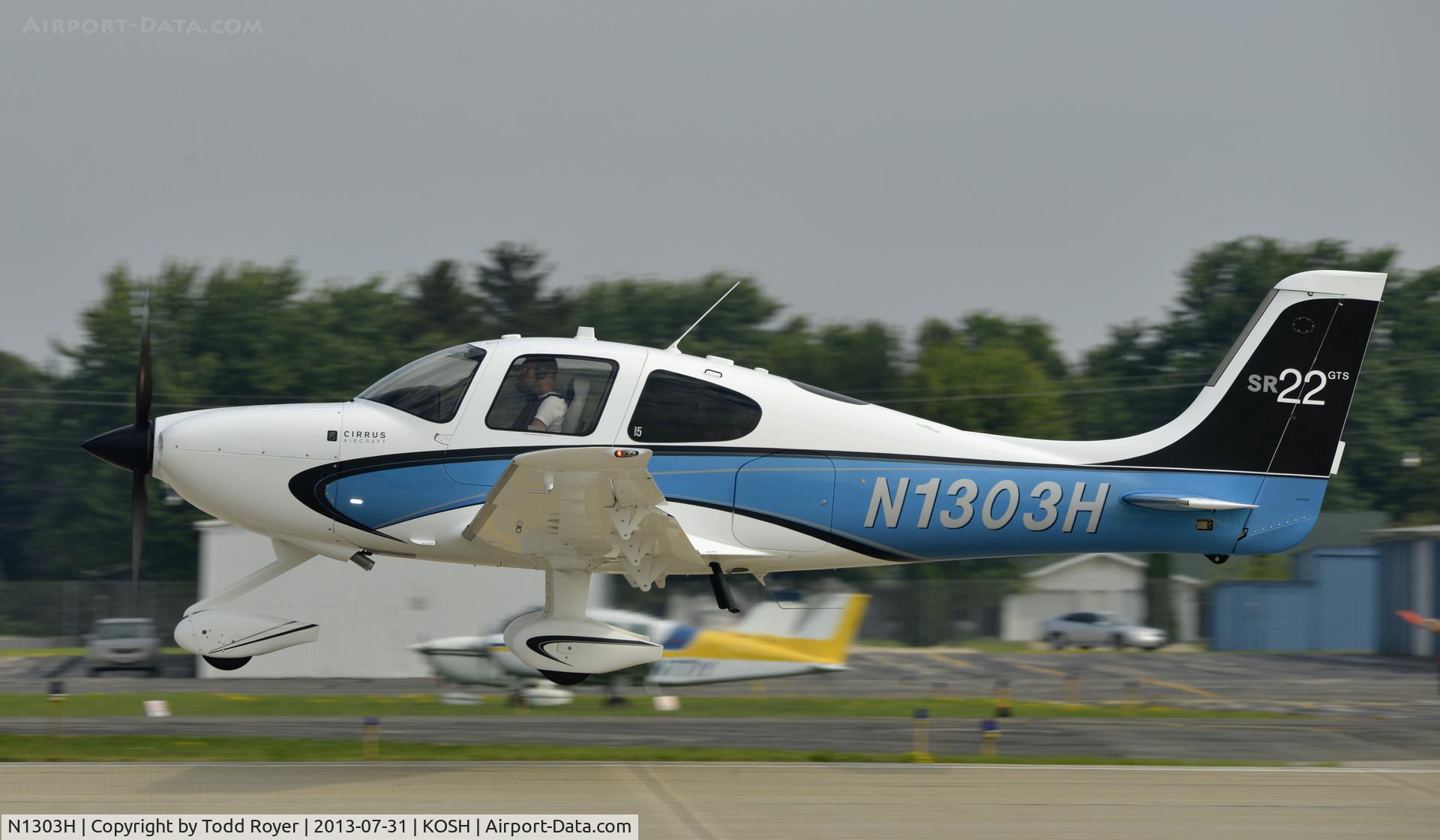 N1303H, Cirrus SR22 GTS C/N 3712, Airventure 2013