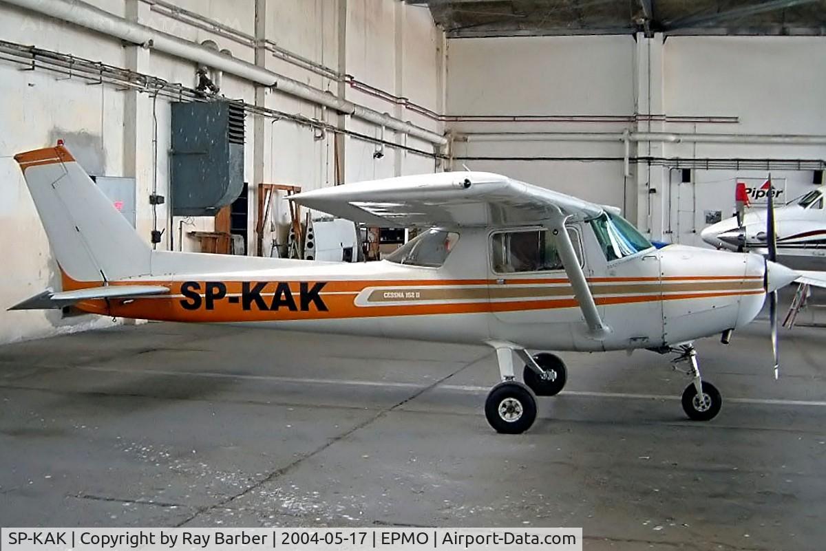 SP-KAK, 1980 Cessna 152 C/N 15284258, Cessna 152 [152-84258] Modlin~SP 17/05/2004