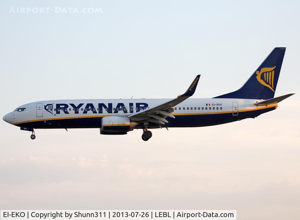 EI-EKO, 2010 Boeing 737-8AS C/N 35027, Landing rwy 25R