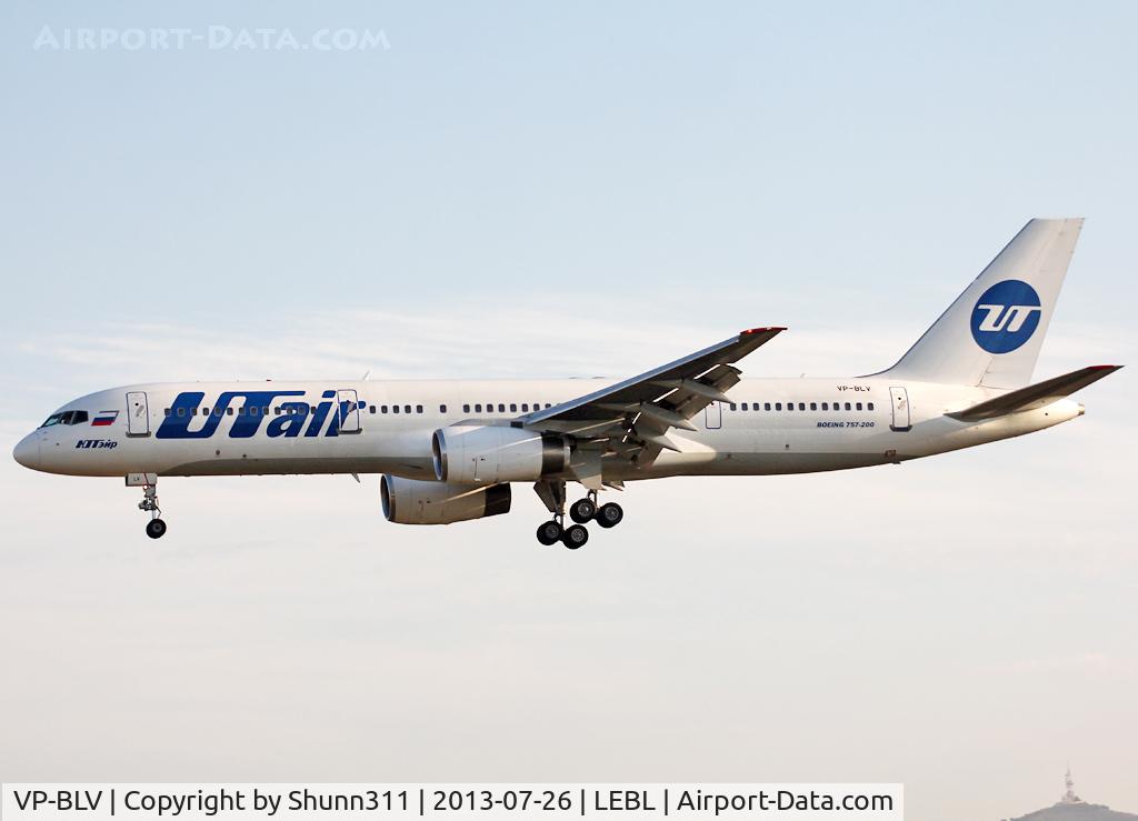 VP-BLV, 2000 Boeing 757-28A C/N 30043, Landing rwy 25R