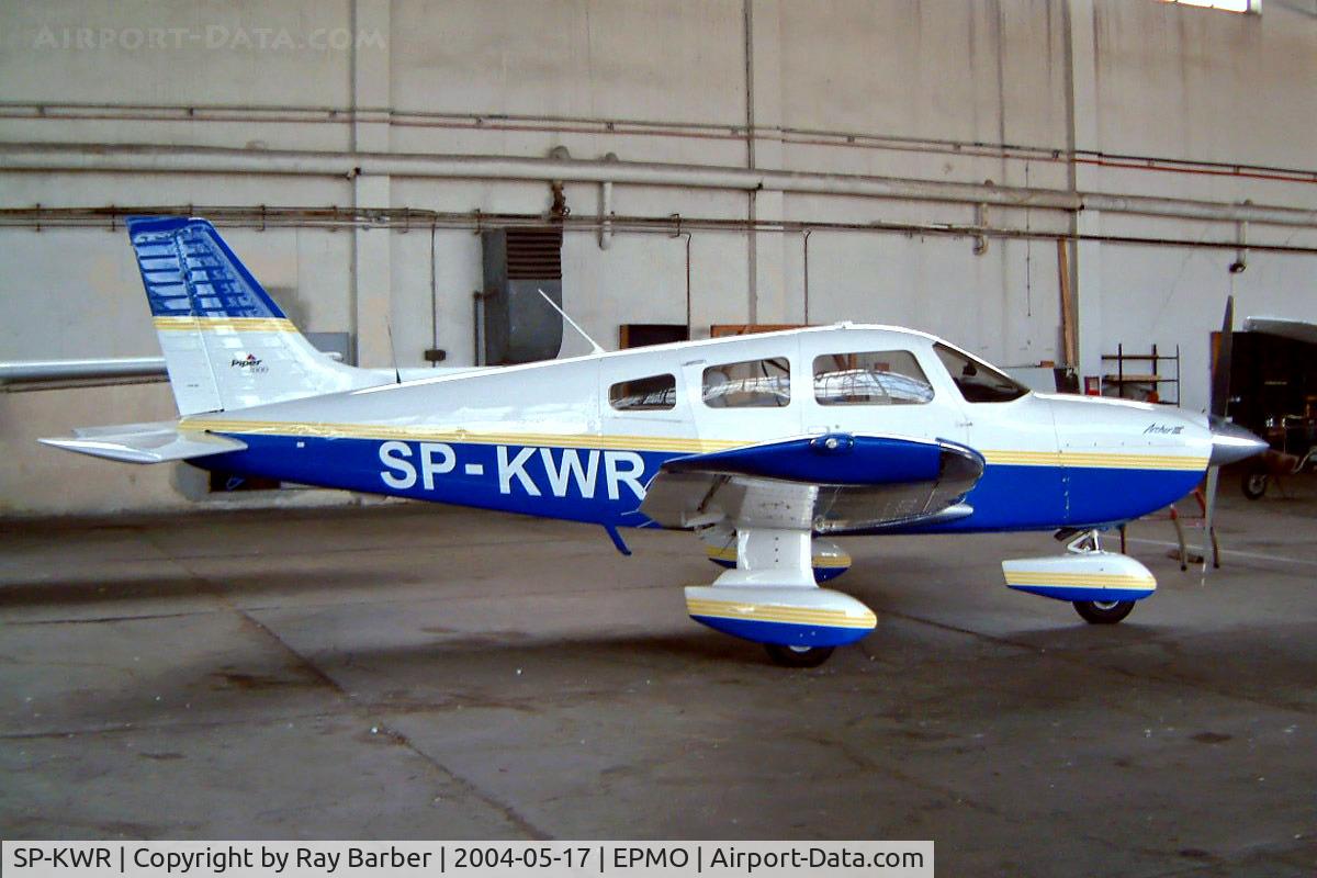 SP-KWR, Piper PA-28-181 C/N 2843395, Piper PA-28-181 Archer III [2843395] Modlin~SP 17/05/2004