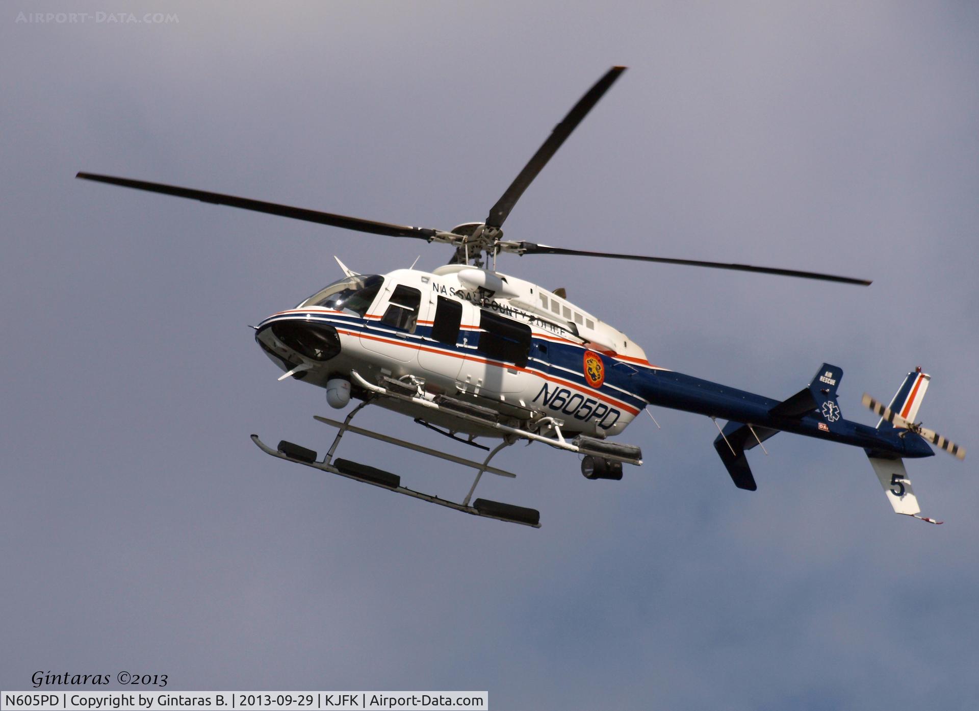 N605PD, Bell 407 C/N 53787, Nassau County Police Helicopter checking on fans of aviation over Bayswater Park