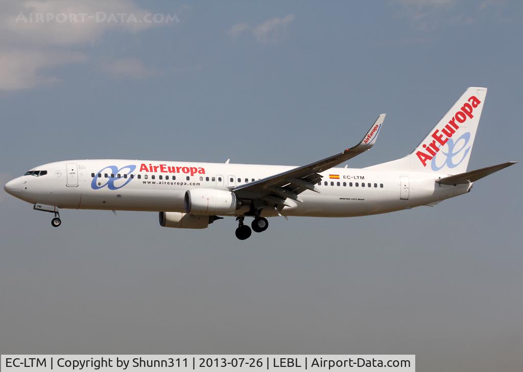 EC-LTM, 2012 Boeing 737-85P C/N 36591, Landing rwy 25R