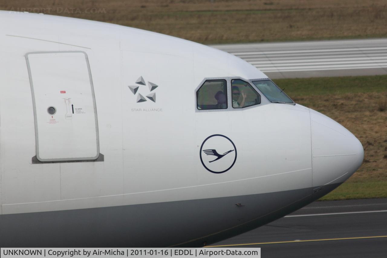 UNKNOWN, Airliners Various C/N Unknown, Nice Pilot