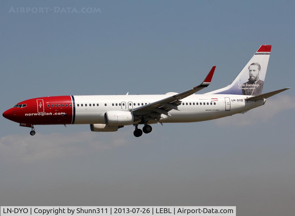 LN-DYO, 2011 Boeing 737-8JP C/N 40868, Landing rwy 25R