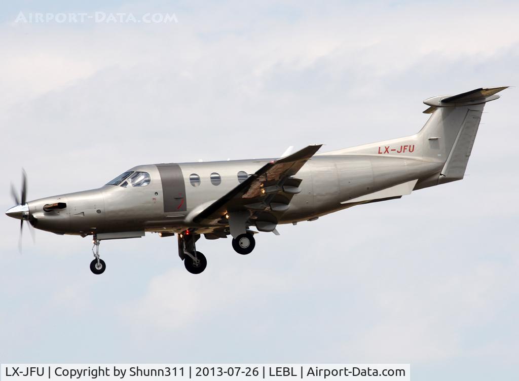 LX-JFU, 2012 Pilatus PC-12/47E C/N 1356, Landing rwy 25R