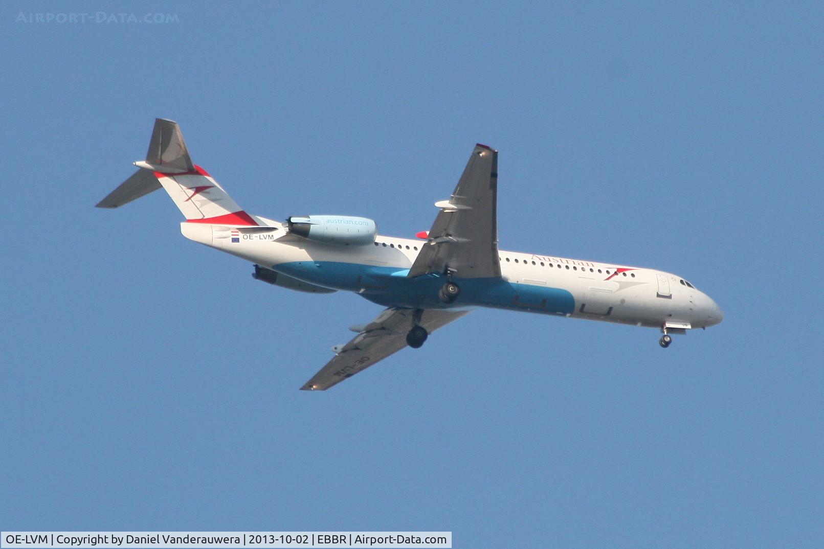 OE-LVM, 1991 Fokker F100 (F-28-0100) C/N 11361, Flight OS353 is on approach to RWY 07L