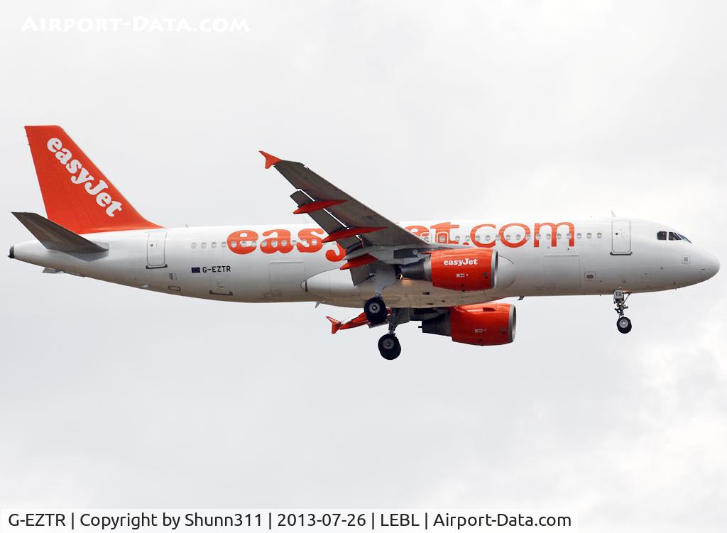 G-EZTR, 2010 Airbus A320-214 C/N 4179, Landing rwy 07L