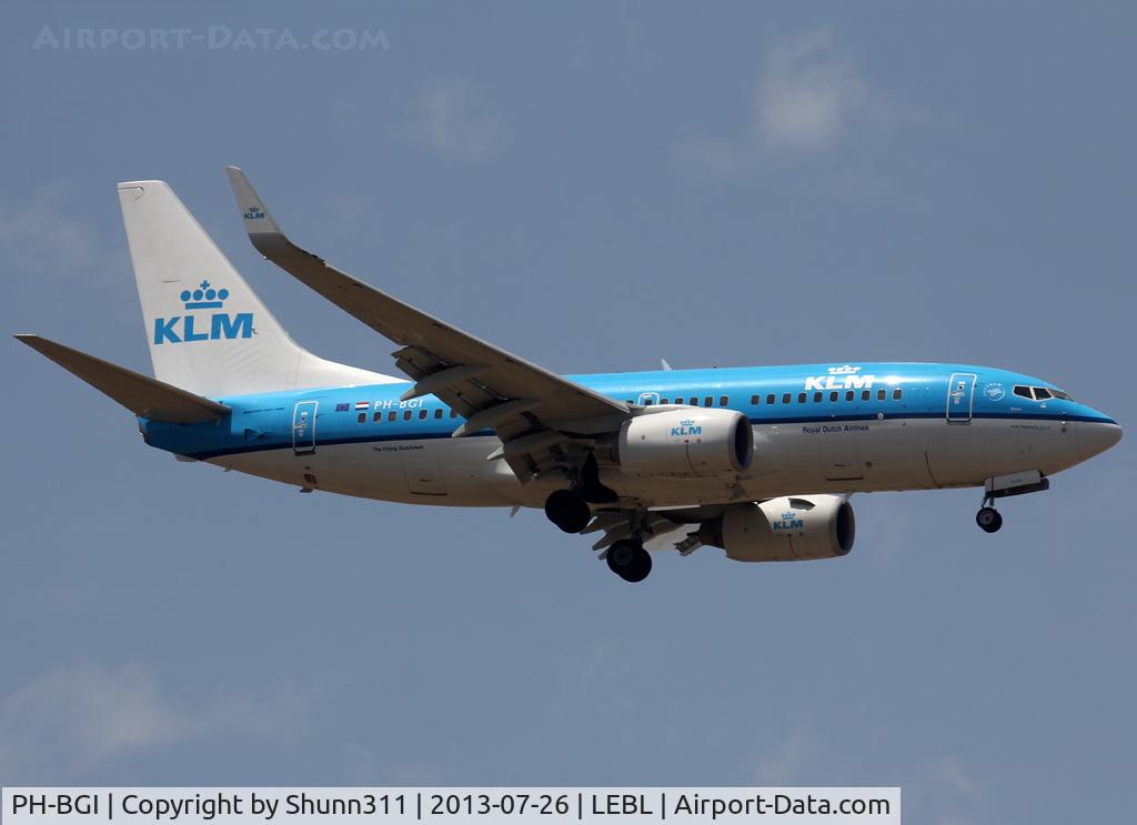 PH-BGI, 2010 Boeing 737-7K2 C/N 30364, Landing rwy 07L