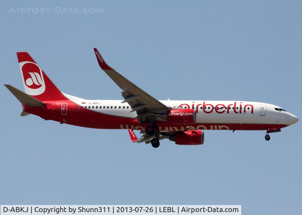 D-ABKJ, 2010 Boeing 737-86J C/N 37749, Landing rwy 07L