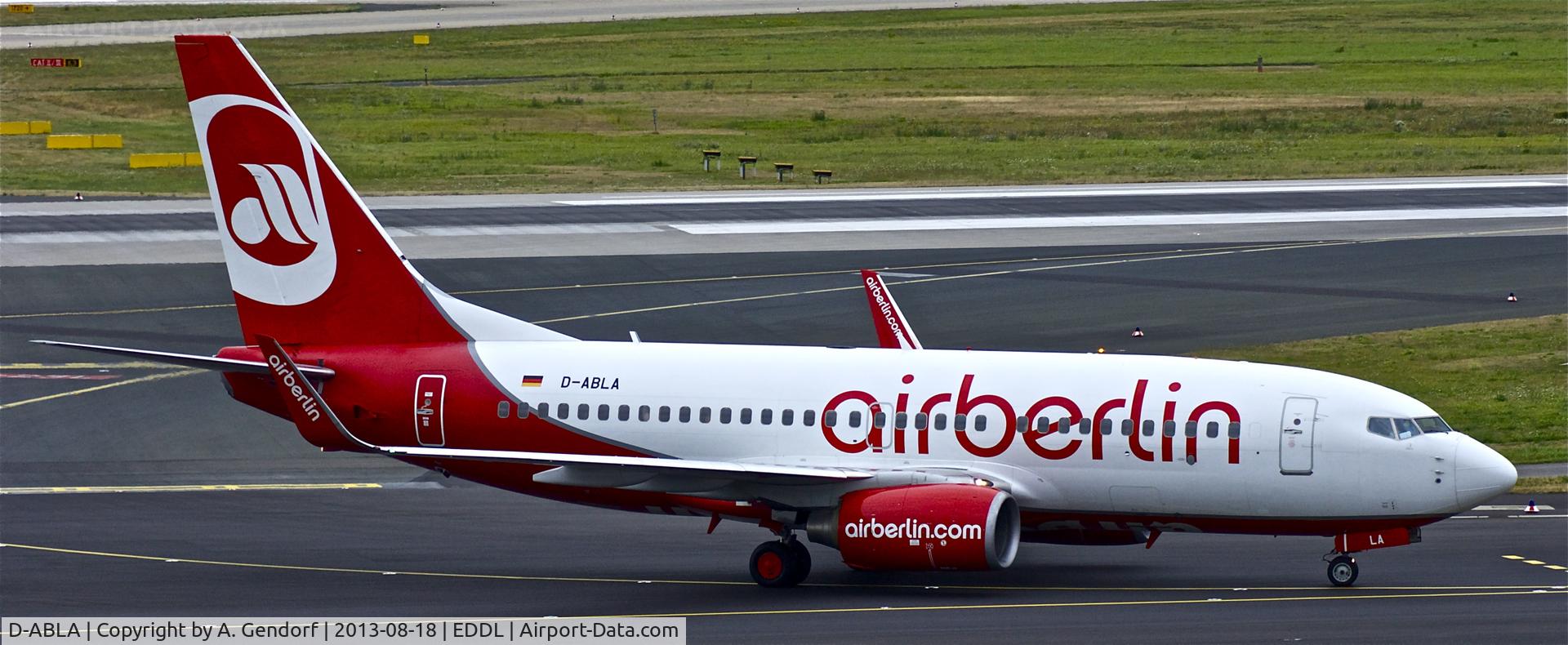 D-ABLA, 2007 Boeing 737-76J C/N 36114, Air Berlin, is taxiing to the gate at Düsseldorf Int´l(EDDL)