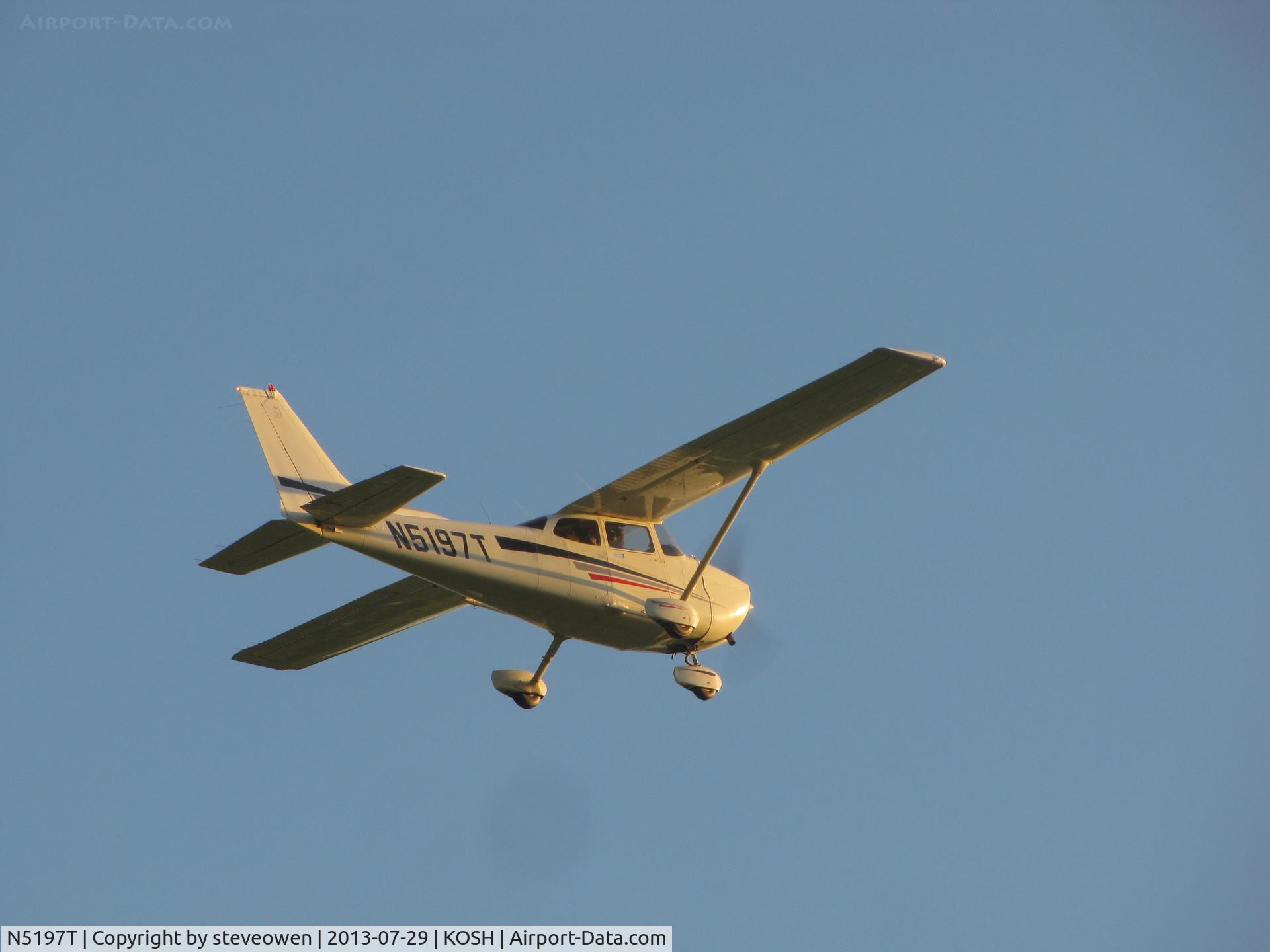 N5197T, 2002 Cessna 172S C/N 172S9131, heading west from Oshkosh