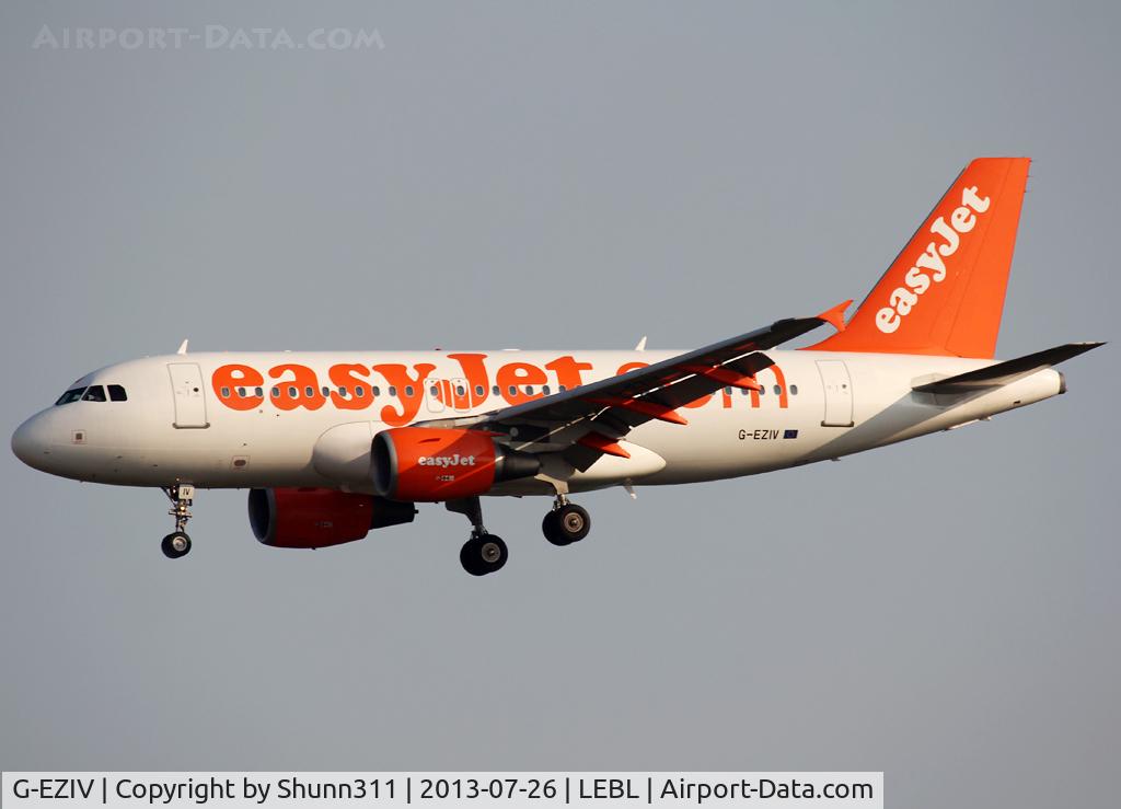 G-EZIV, 2005 Airbus A319-111 C/N 2565, Landing rwy 07L
