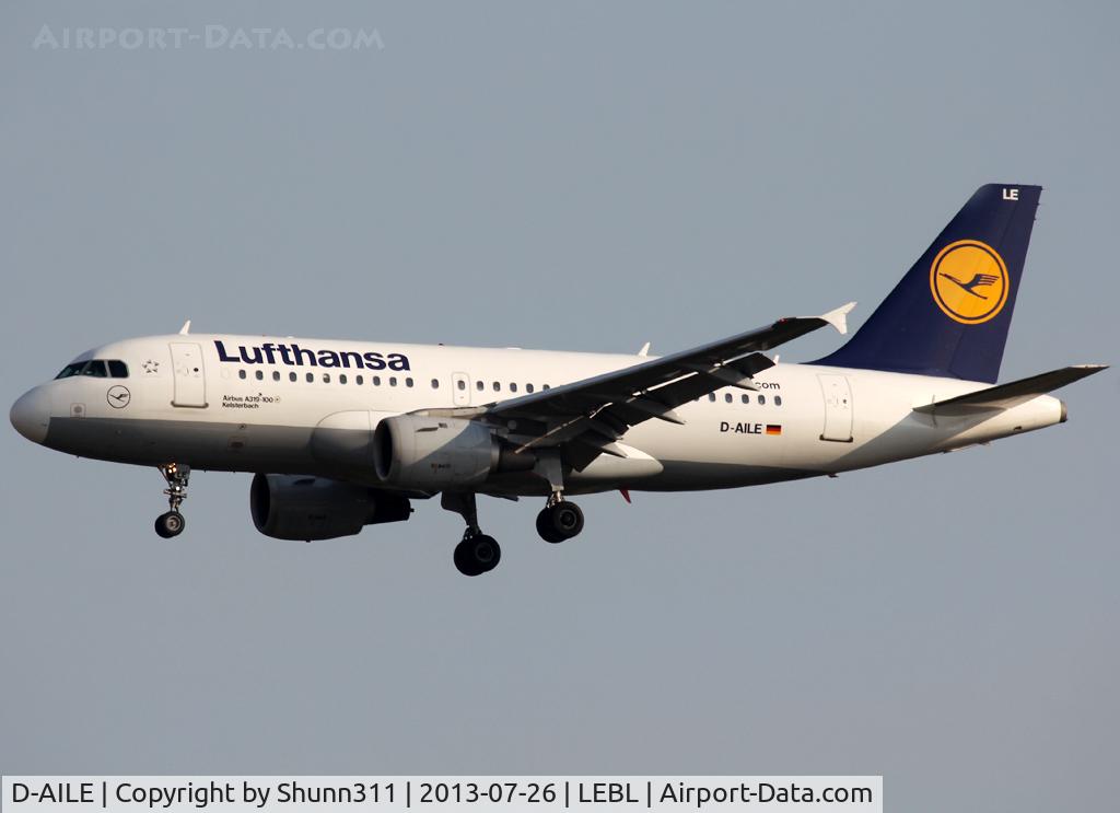 D-AILE, 1996 Airbus A319-114 C/N 627, Landing rwy 07L