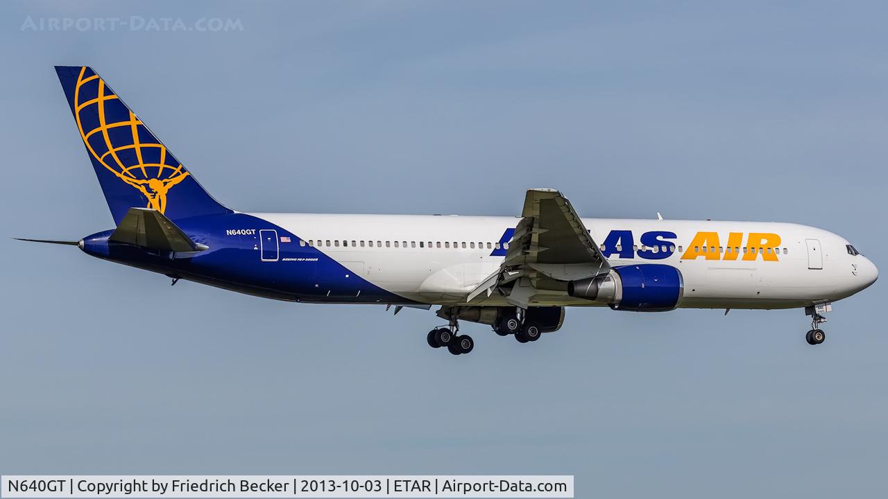 N640GT, 1991 Boeing 767-3S1 C/N 25221, on final RW09