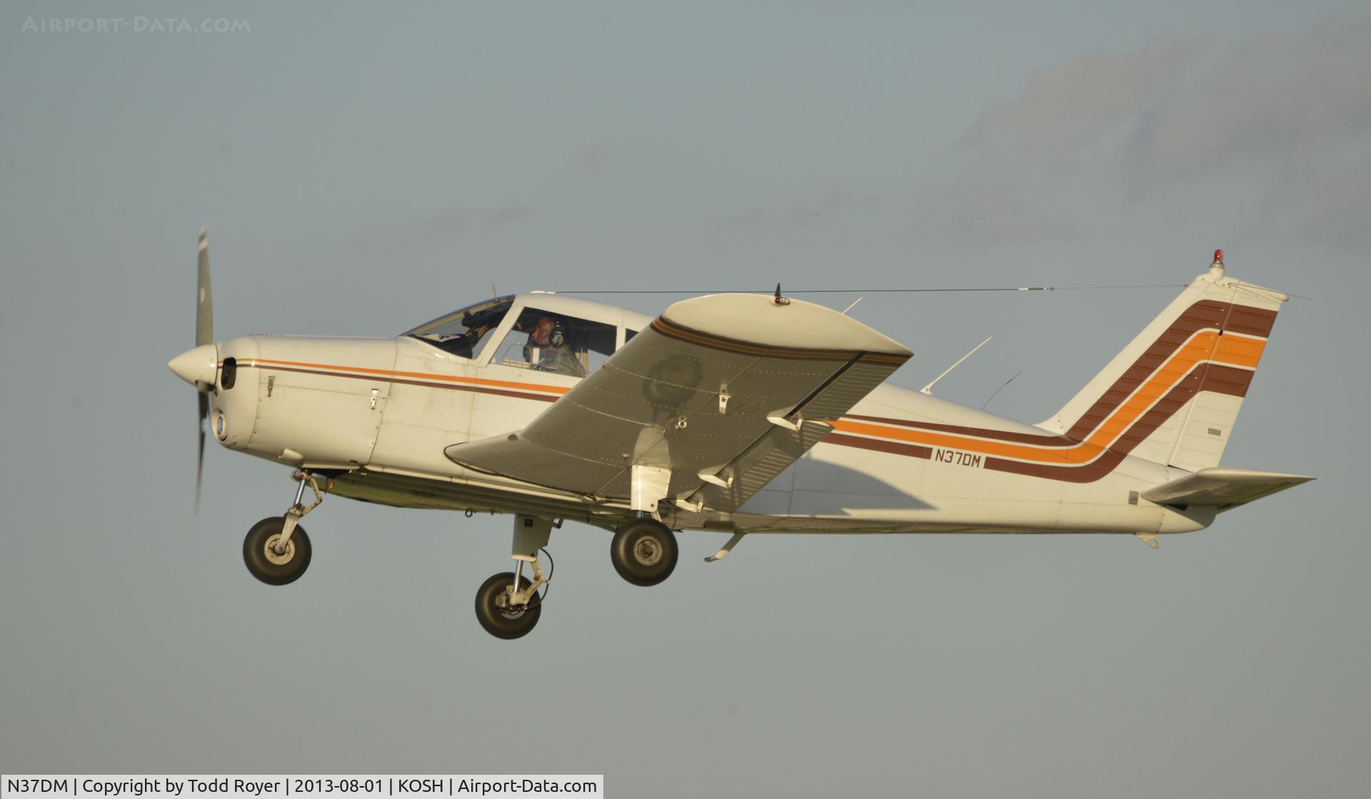 N37DM, 1968 Piper PA-28-140 Cherokee C/N 28-25245, Airventure 2013