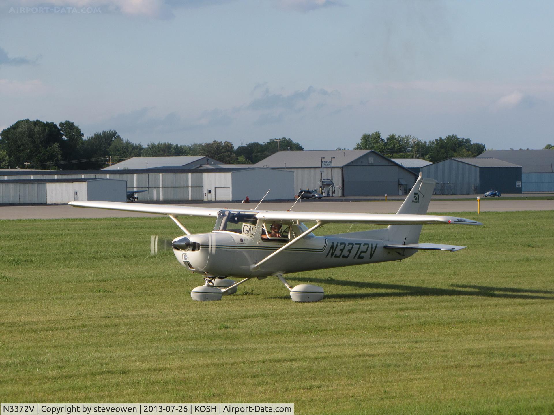N3372V, 1974 Cessna 150M C/N 15076478, taxing to the camp grounds