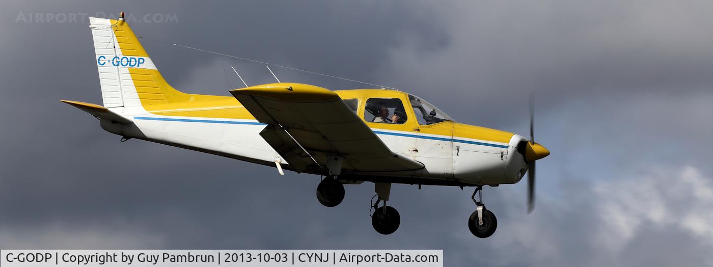 C-GODP, 1974 Piper PA-28-140 Cherokee Cruiser C/N 28-7425363, Landing