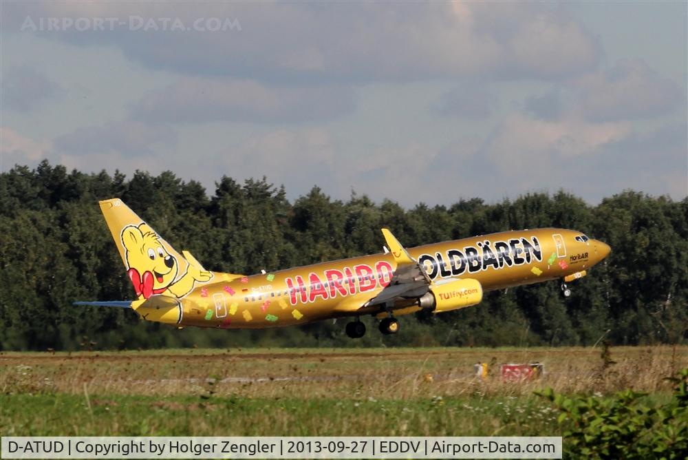 D-ATUD, 2006 Boeing 737-8K5 C/N 34685, Flight X3 2262 to Gran Canaria/Spain is leaving HAJ via rwy 27L....