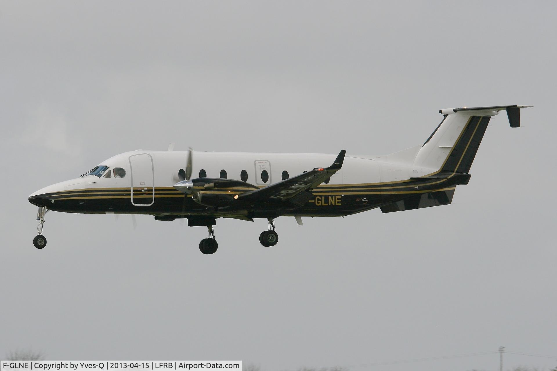 F-GLNE, 1996 Beech 1900D C/N UE-197, Beech 1900D, On final rwy 25L, Brest-Bretagne Airport (LFRB-BES)