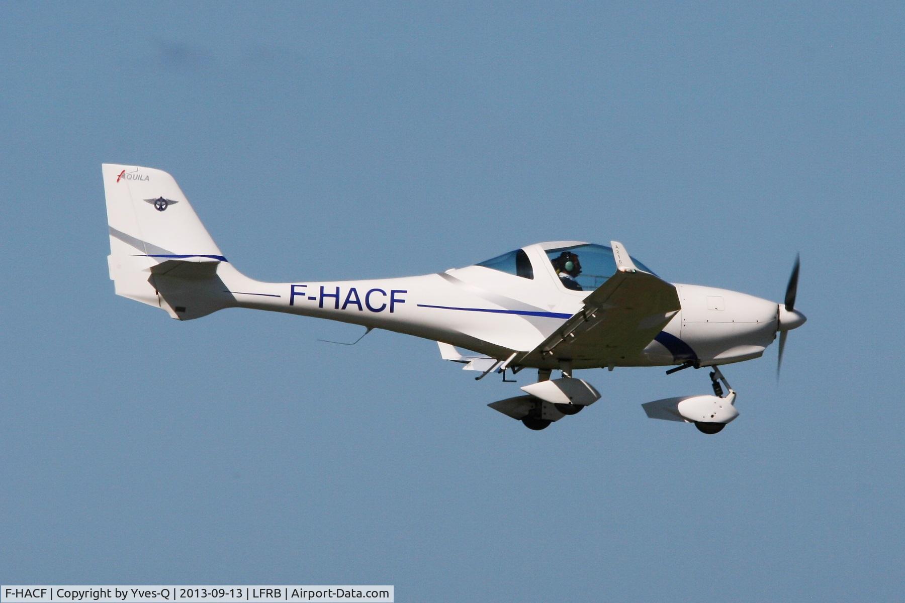 F-HACF, Aquila A210 (AT01) C/N AT01-125, Aquila A210 (AT01), Training flight over Brest-Bretagne Airport (LFRB-BES)