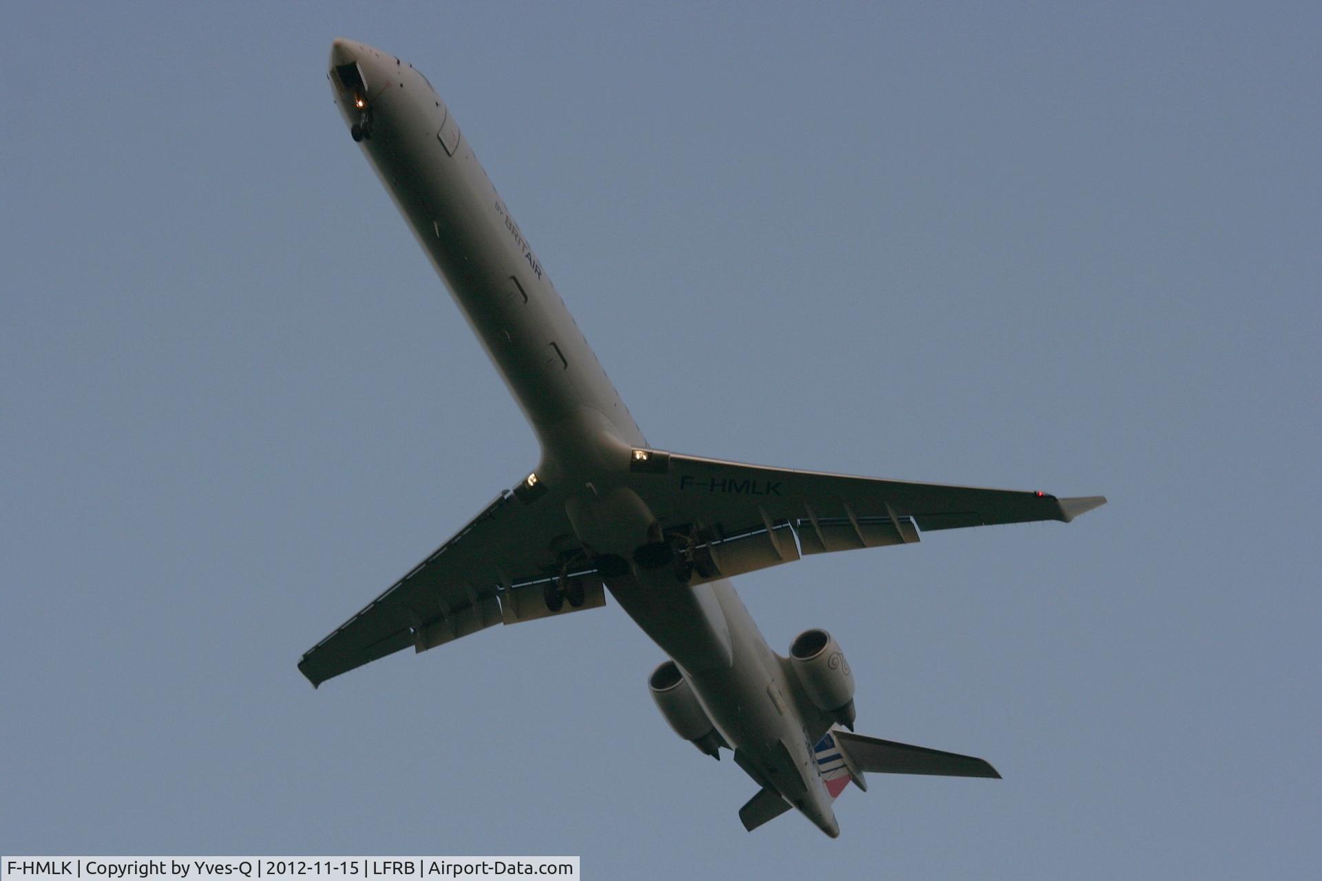 F-HMLK, 2011 Bombardier CRJ-1000EL NG (CL-600-2E25) C/N 19016, Canadair CRJ-1000, Take off rwy 07R, Brest-Bretagne Airport (LFRB-BES)