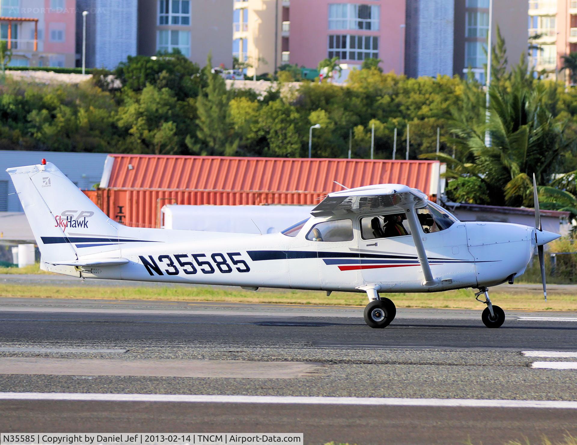 N35585, Cessna 172S C/N 172S8873, N35585