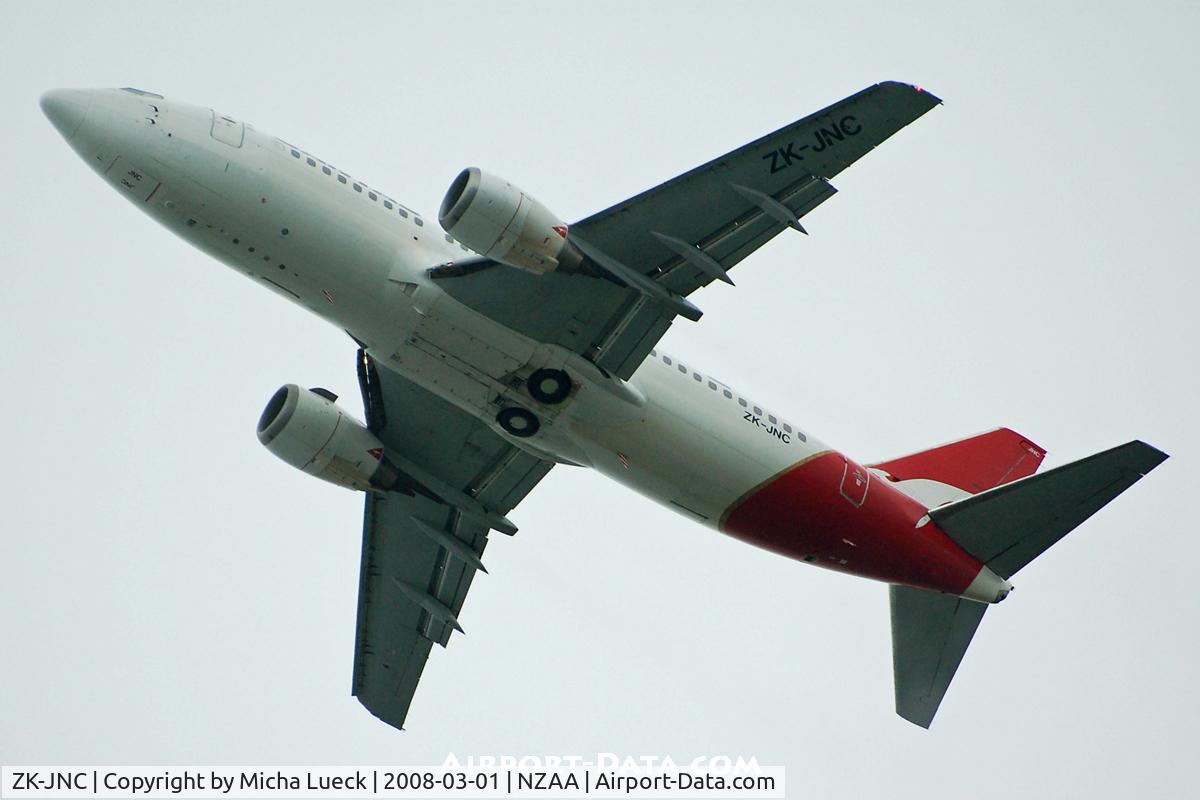 ZK-JNC, Boeing 737-376 C/N 24296, At Auckland
