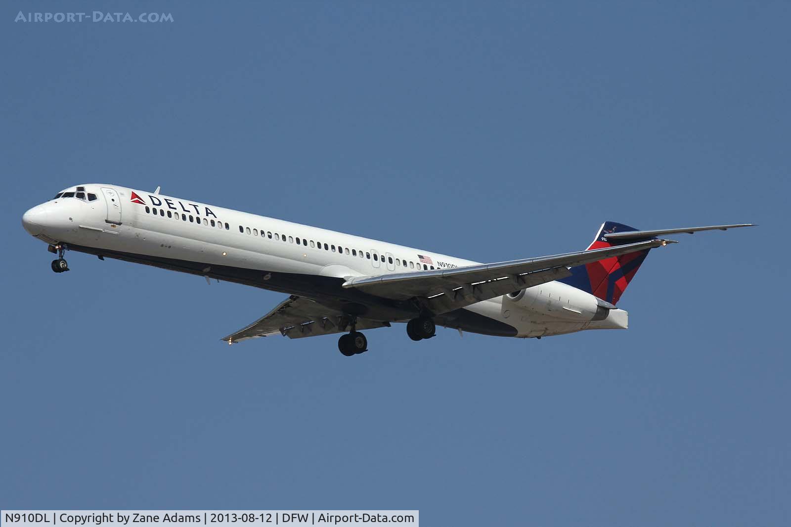 N910DL, 1987 McDonnell Douglas MD-88 C/N 49541, Landing at DFW Airport
