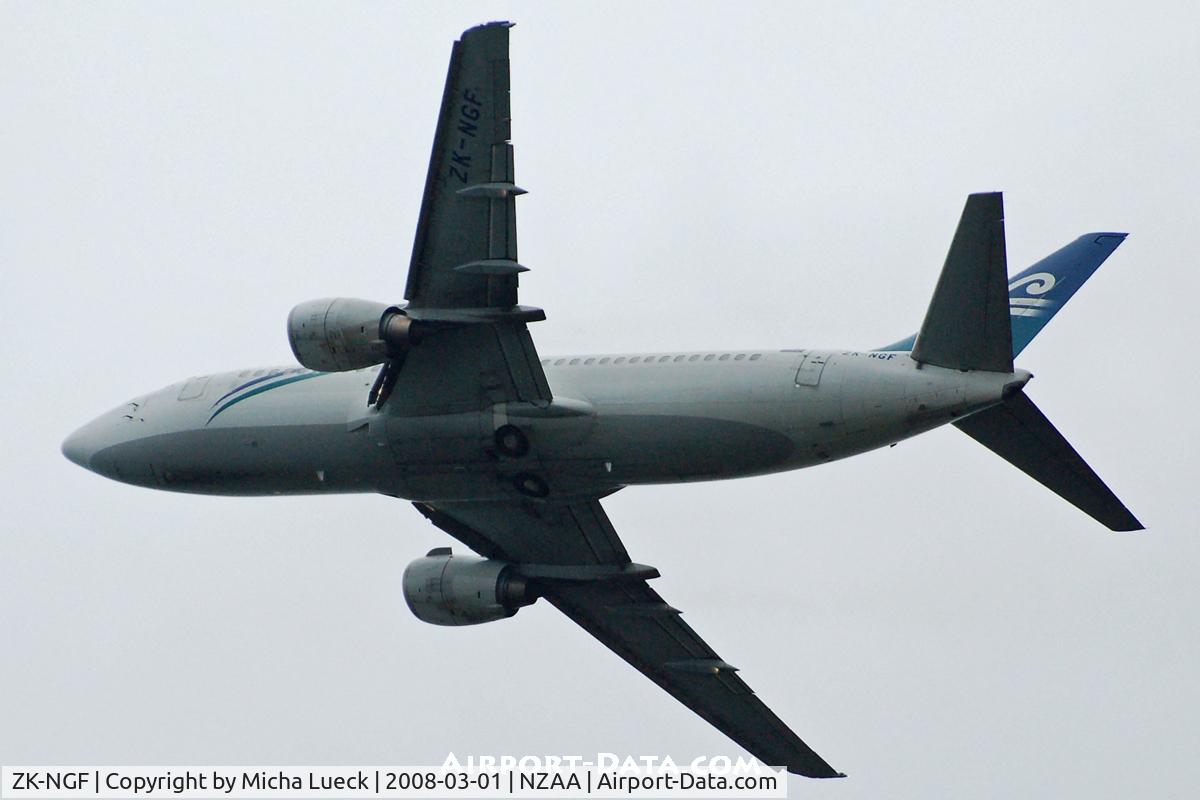 ZK-NGF, 1998 Boeing 737-3U3 C/N 28734, At Auckland