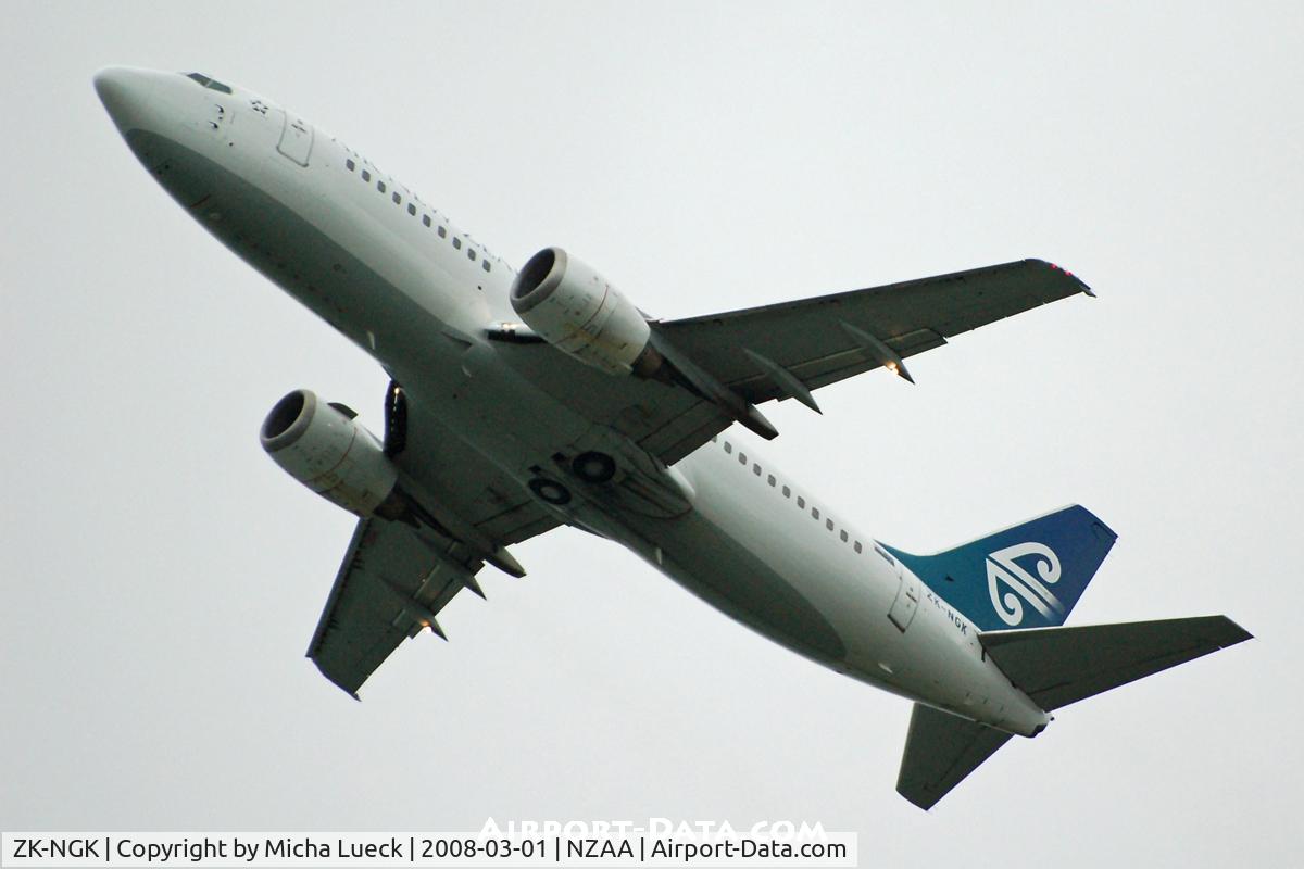 ZK-NGK, 1995 Boeing 737-3K2 C/N 26318, At Auckland