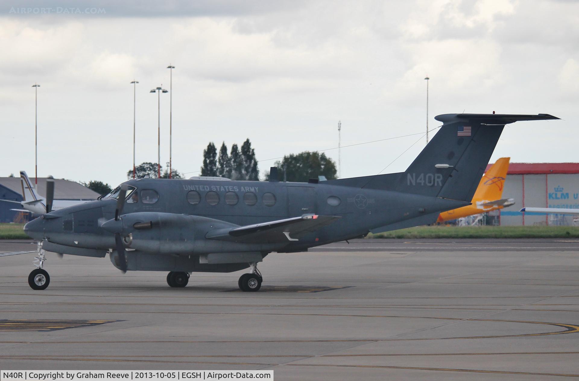 N40R, 1975 Beechcraft C-12A (King Air 200) C/N BC-7, About to depart.