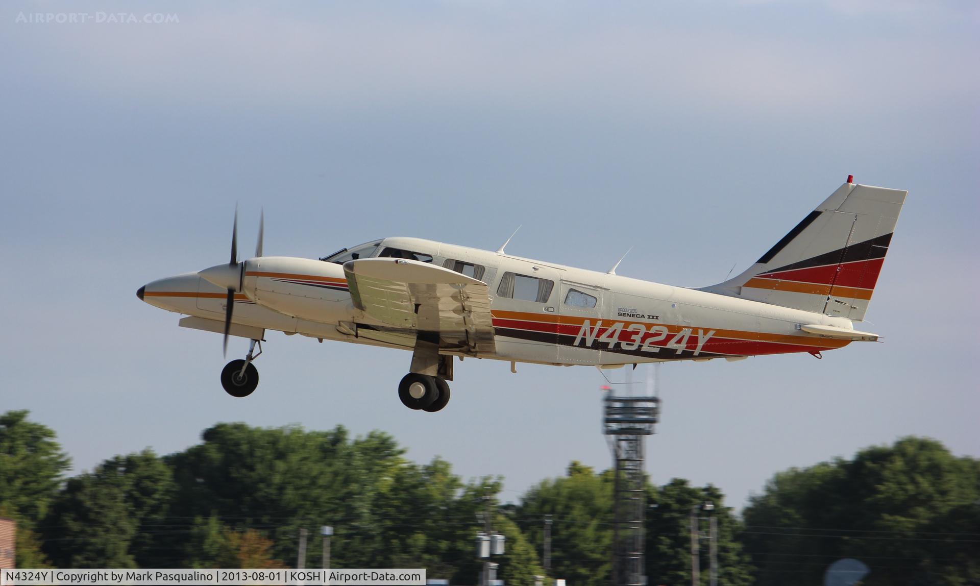 N4324Y, Piper PA-34-220T C/N 34-8433023, Piper PA-34-220T