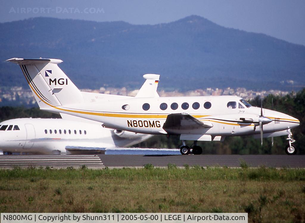 N800MG, 1986 Beech B200 Super King Air King Air C/N BB-1259, Lining up rwy for departure