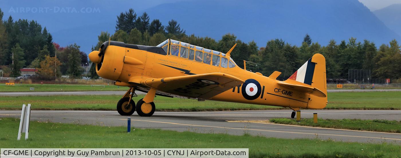 CF-GME, 1941 Noorduyn AT-16 Harvard IIB C/N 07-144, Holding