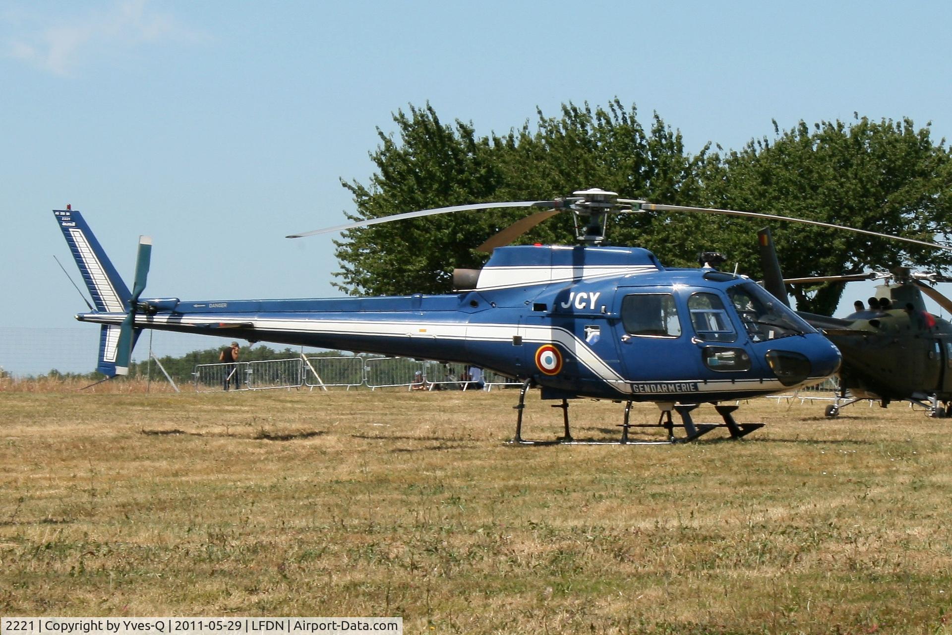 2221, Aérospatiale AS-350BA Ecureuil C/N 2221, Aerospatiale AS-350BA Ecureuil, Rochefort-St Agnant AB 721 (LFDN-RCO)