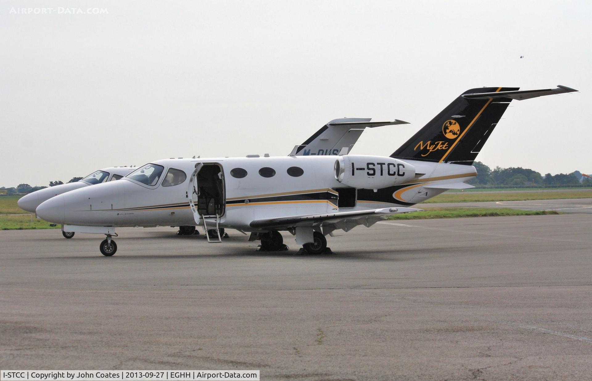 I-STCC, 2010 Cessna 510 Citation Mustang Citation Mustang C/N 510-0360, Parked with M-OUSE at CSE