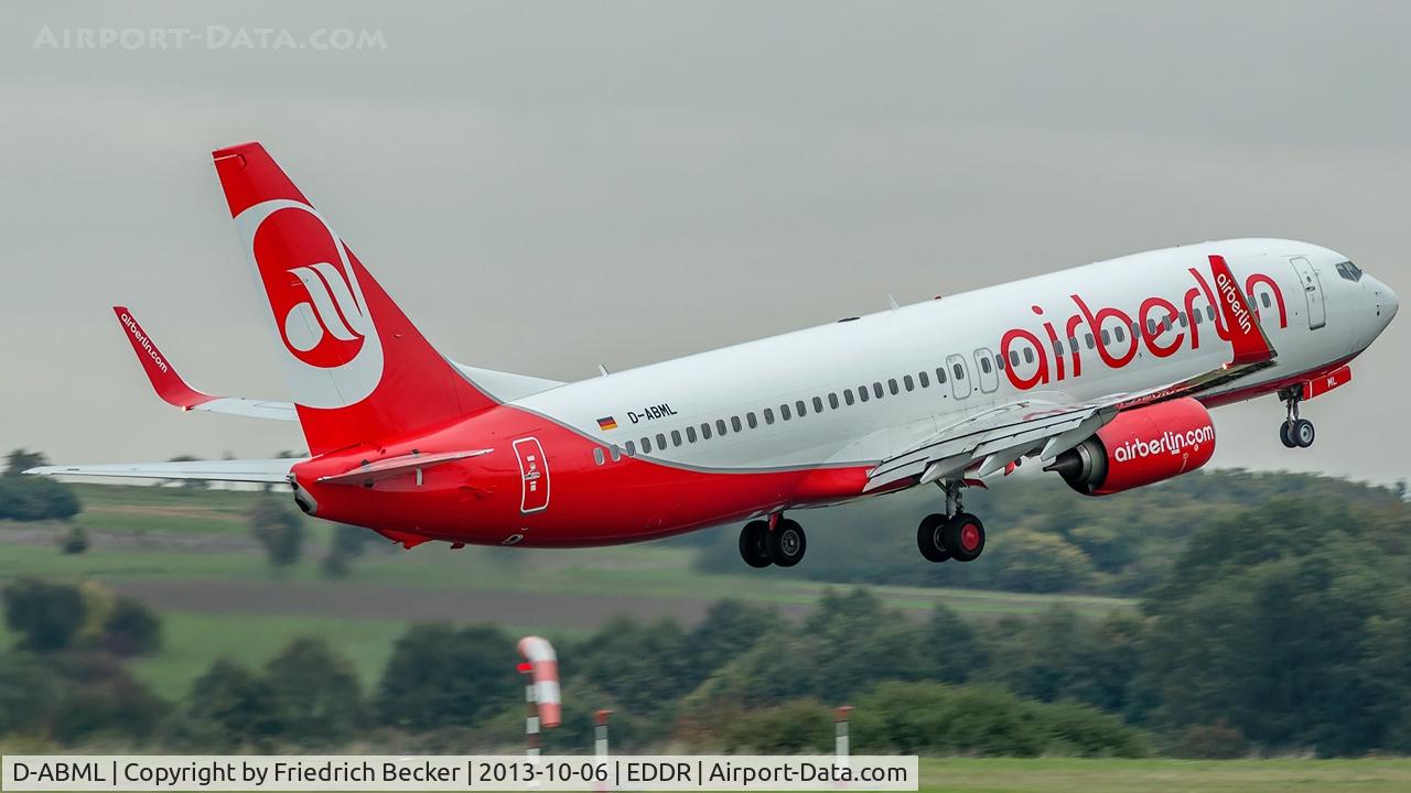 D-ABML, 2012 Boeing 737-86J C/N 37773, departure to Tegel via RW09