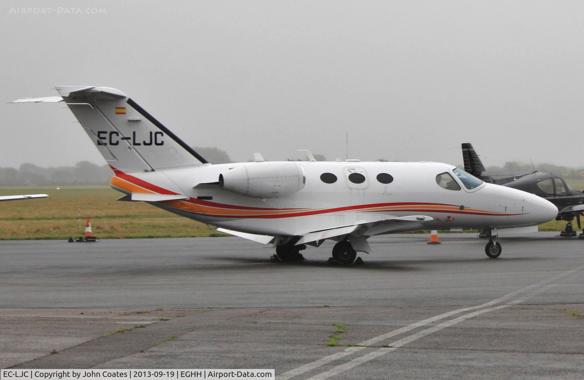 EC-LJC, 2010 Cessna 510 Citation Mustang Citation Mustang C/N 510-0355, Visitor to Signatures