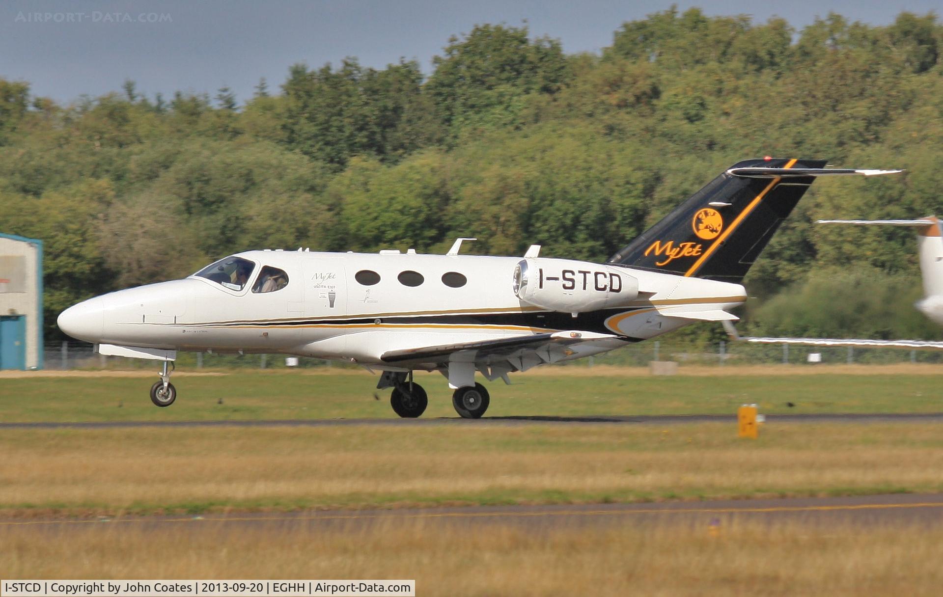 I-STCD, 2010 Cessna 510 Citation Mustang Citation Mustang C/N 510-0361, Touching down on airtest