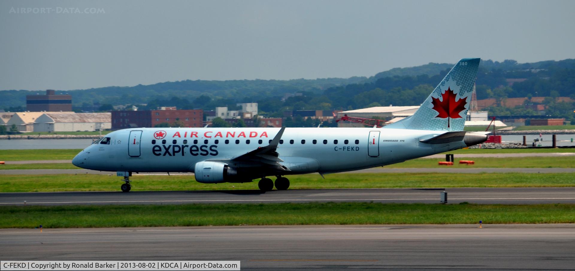 C-FEKD, 2005 Embraer 175SU (ERJ-170-200SU) C/N 17000101, Nose wheel liftoff DCA
