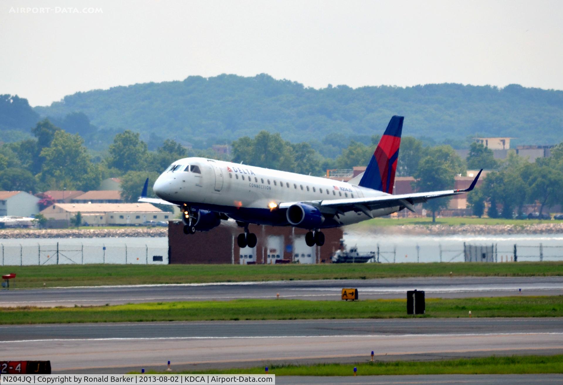 N204JQ, 2008 Embraer 175LR (ERJ-170-200LR) C/N 17000243, Landing DCA