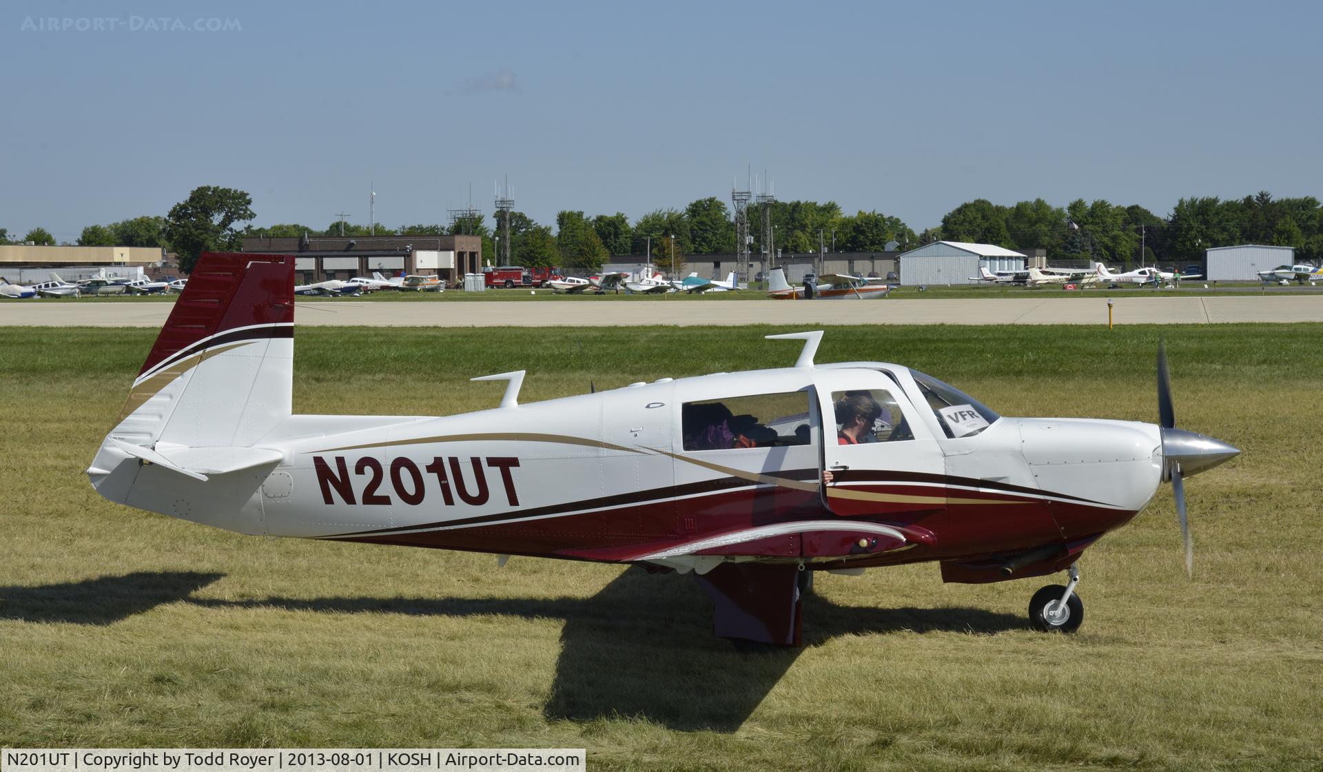N201UT, 1977 Mooney M20J 201 C/N 24-0313, Airventure 2013