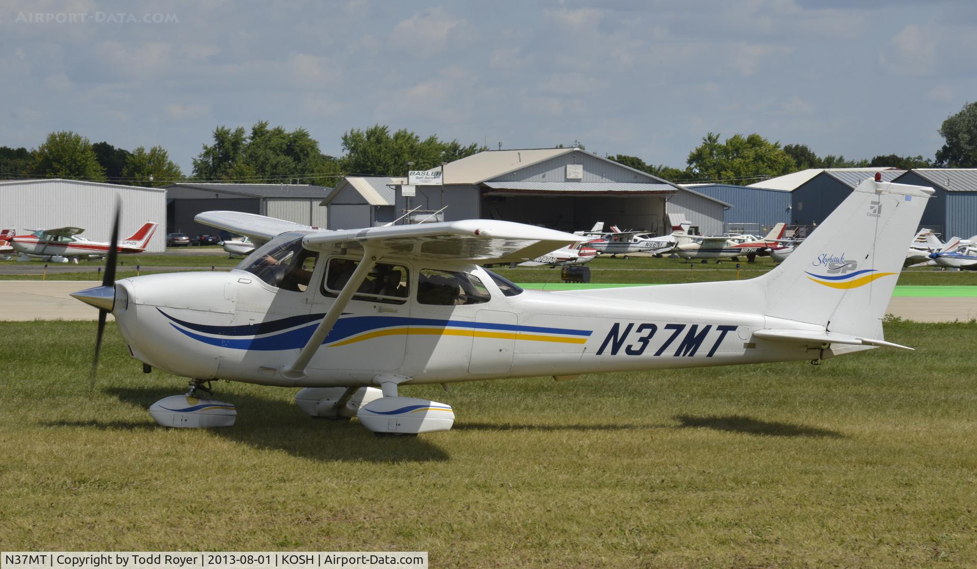 N37MT, 1999 Cessna 172S C/N 172S8205, Airventure 2013